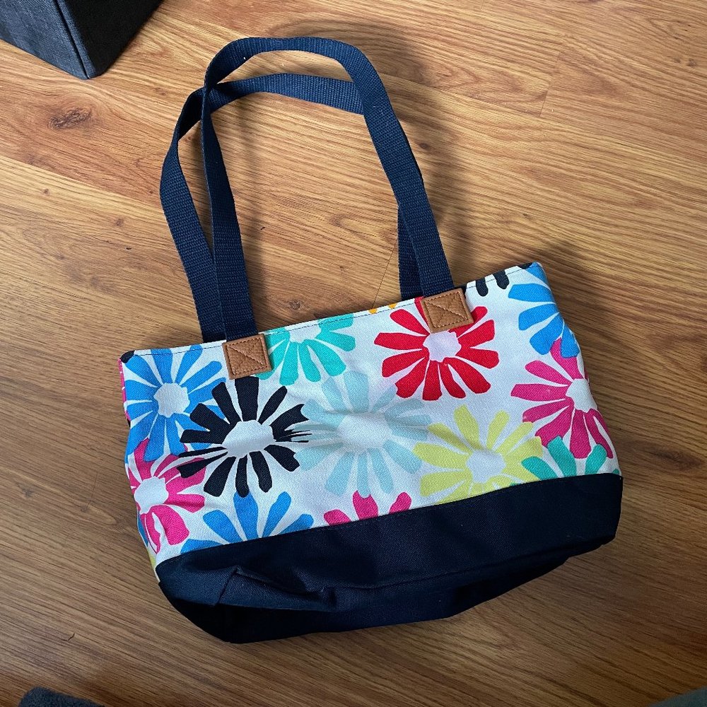thirty one Tote in Colorful Floral